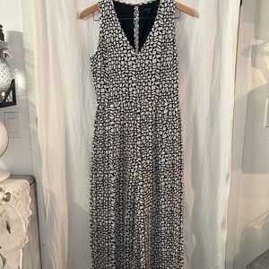 Elegant Black and White Patterned Dress